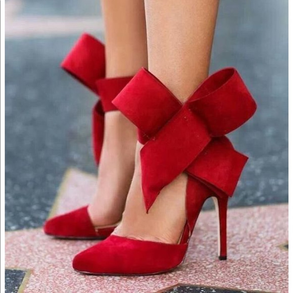NWOT Amiyah Abdul Jillil Red bow pumps